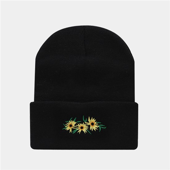 Daisy Flower Black Winter Knit Hat
