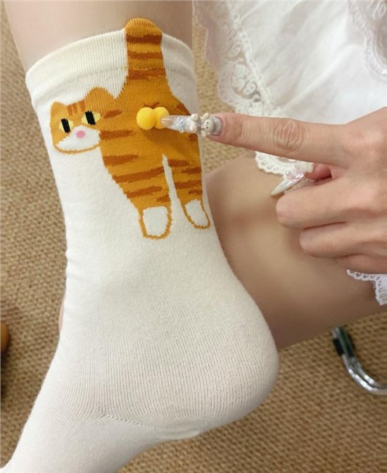 White Cute Cat Socks with Balls, Cute Cotton Novelty Funny Animal Fun Crew Socks for Women Cat Lovers Gifts