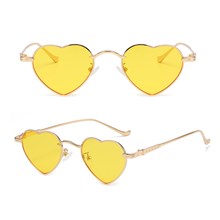Fashion Yellow Heart Sunglasses for Women Fashion Lovely Style Metal Frame 