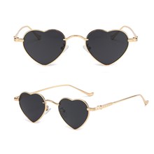 Fashion Black Heart Sunglasses for Women Fashion Lovely Style Metal Frame