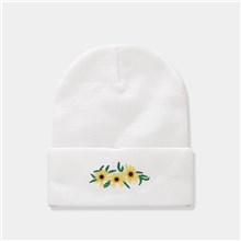 Daisy Flower White Winter Knit Hat